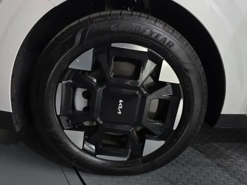 2025 Kia Carnival с пробегом 2 231 км