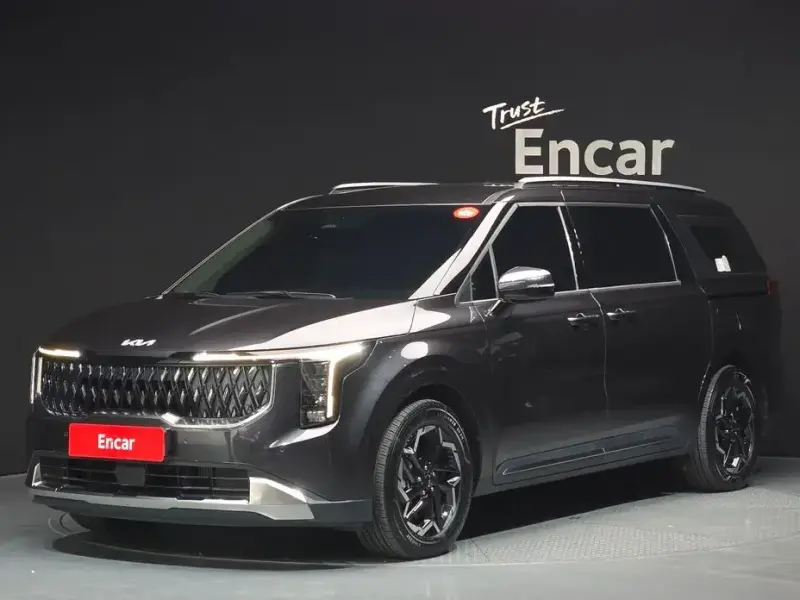 2023 Kia Carnival с пробегом 33 089 км