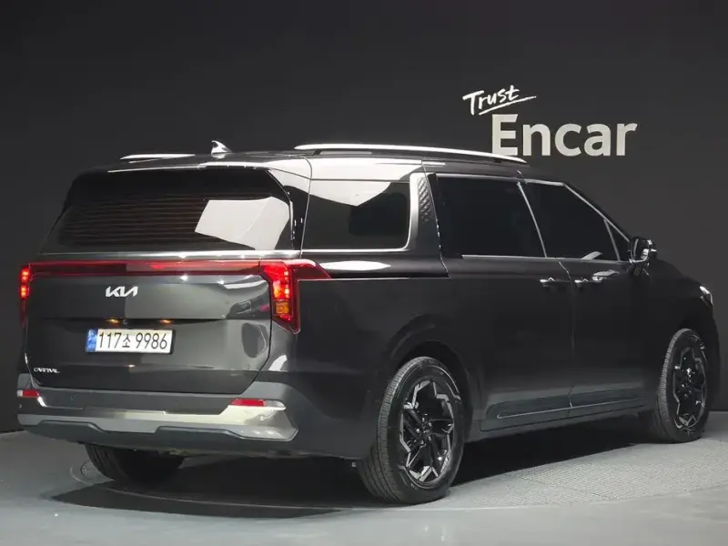 2023 Kia Carnival с пробегом 33 089 км