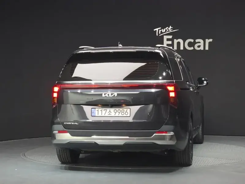 2023 Kia Carnival с пробегом 33 089 км