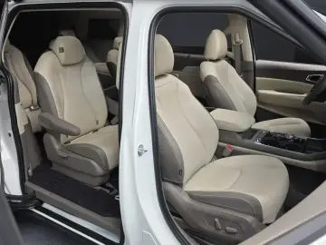 2025 Kia Carnival с пробегом 2 231 км