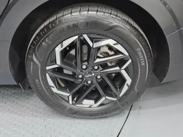 2023 Kia Carnival с пробегом 33 089 км