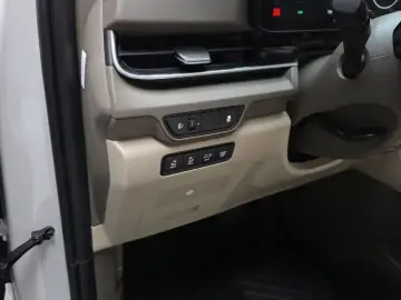 2025 Kia Carnival с пробегом 2 231 км