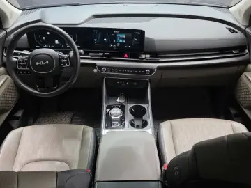 2023 Kia Carnival с пробегом 33 089 км