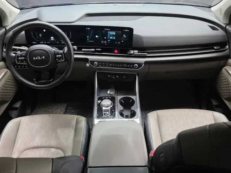 2023 Kia Carnival с пробегом 33 089 км