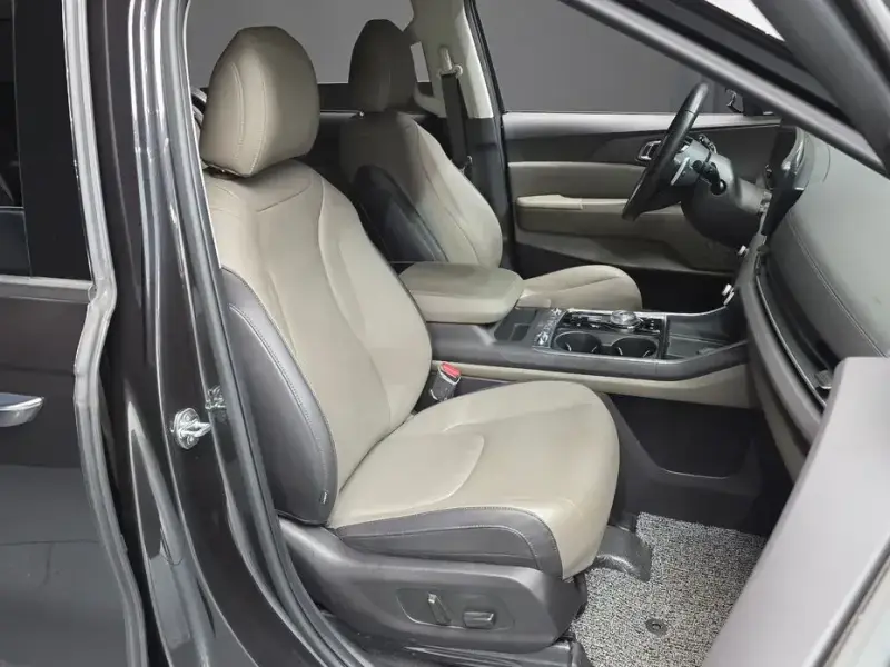 2023 Kia Carnival с пробегом 33 089 км