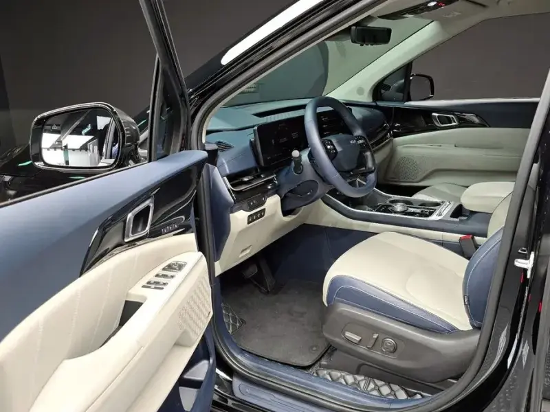 2025 Kia Carnival с пробегом 8 431 км