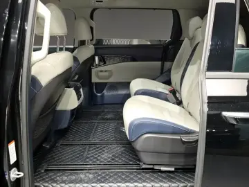2025 Kia Carnival с пробегом 8 431 км