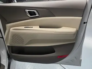 2025 Kia Carnival с пробегом 2 231 км