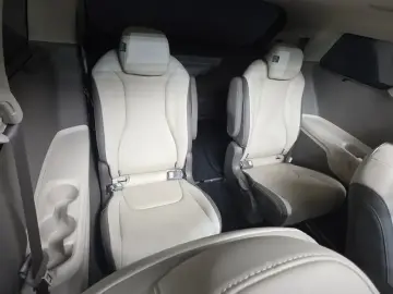 2025 Kia Carnival с пробегом 2 231 км