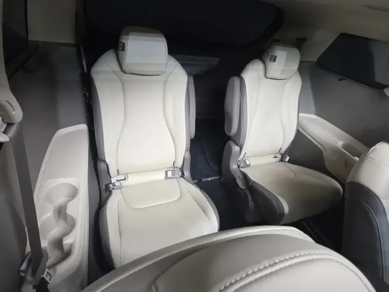 2025 Kia Carnival с пробегом 2 231 км