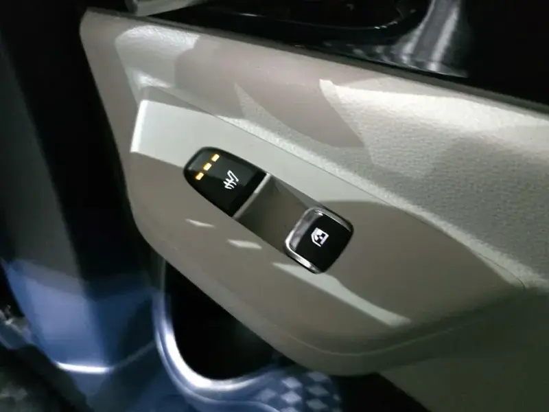 2025 Kia Carnival с пробегом 8 431 км