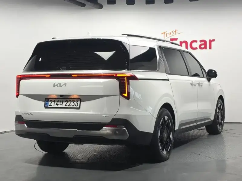 2024 Kia Carnival с пробегом 46 958 км