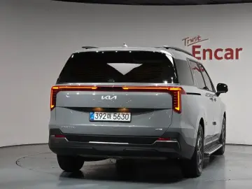 2025 Kia Carnival с пробегом 17 374 км