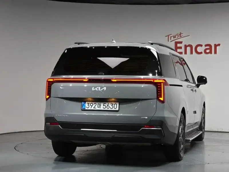 2025 Kia Carnival с пробегом 17 374 км