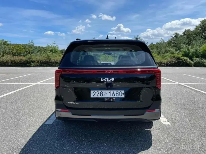 2024 Kia Carnival с пробегом 53 км