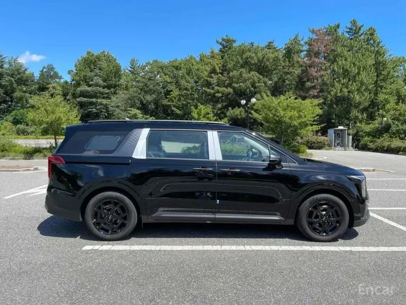 2024 Kia Carnival с пробегом 53 км