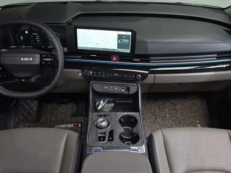 2025 Kia Carnival с пробегом 17 374 км