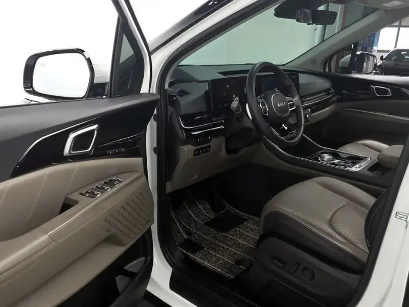 2024 Kia Carnival с пробегом 46 958 км