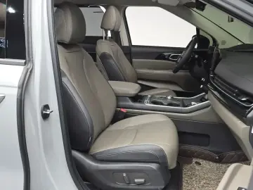2025 Kia Carnival с пробегом 17 374 км