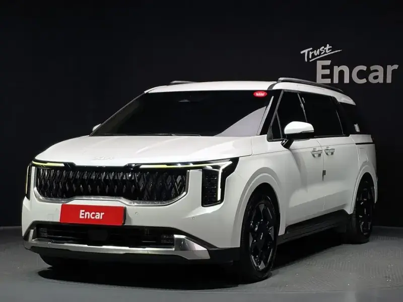 2024 Kia Carnival с пробегом 21 697 км