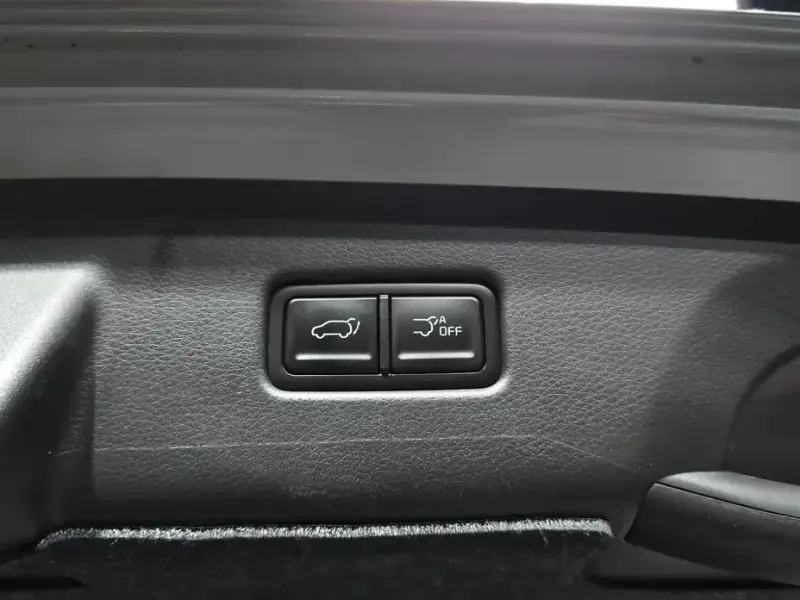 2025 Kia Carnival с пробегом 17 374 км