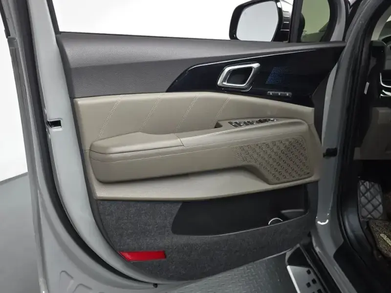 2025 Kia Carnival с пробегом 17 374 км