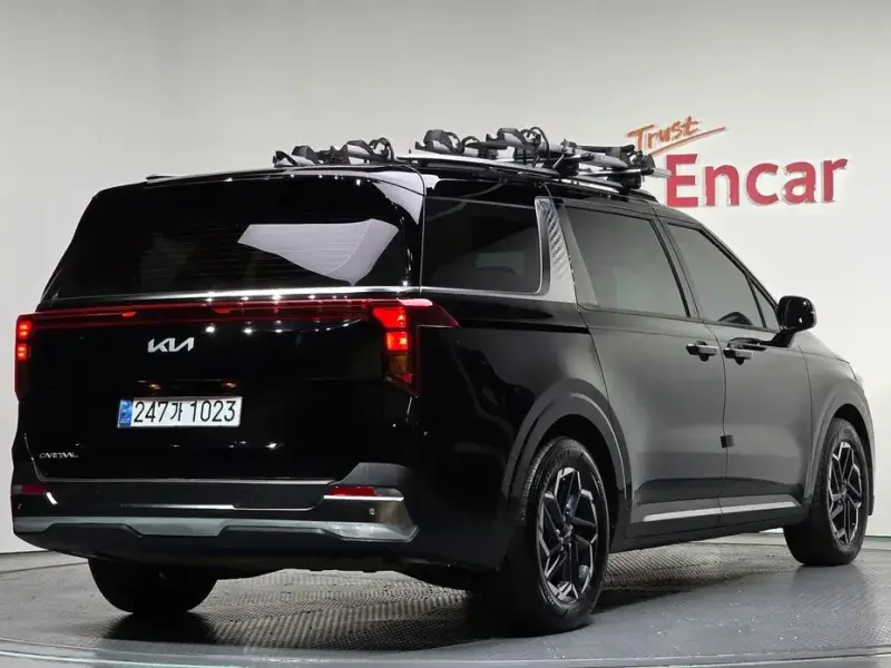 2024 Kia Carnival с пробегом 18 797 км