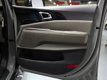2025 Kia Carnival с пробегом 17 374 км