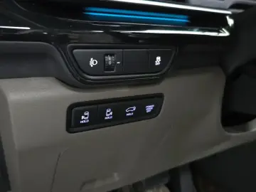 2025 Kia Carnival с пробегом 17 374 км