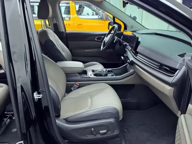2024 Kia Carnival с пробегом 18 797 км