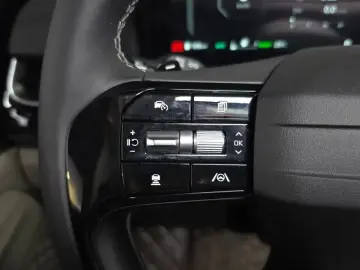 2025 Kia Carnival с пробегом 17 374 км