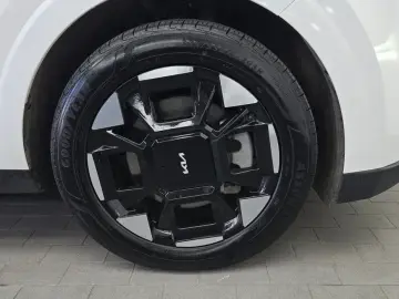 2024 Kia Carnival с пробегом 21 697 км