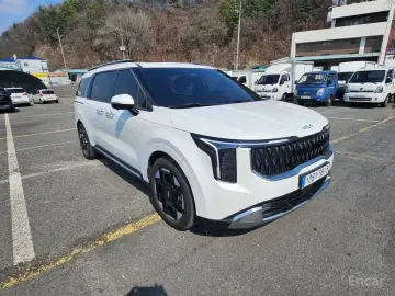 2024 Kia Carnival с пробегом 10 000 км