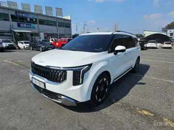 2024 Kia Carnival с пробегом 10 000 км