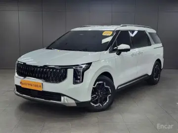 2024 Kia Carnival с пробегом 42 021 км