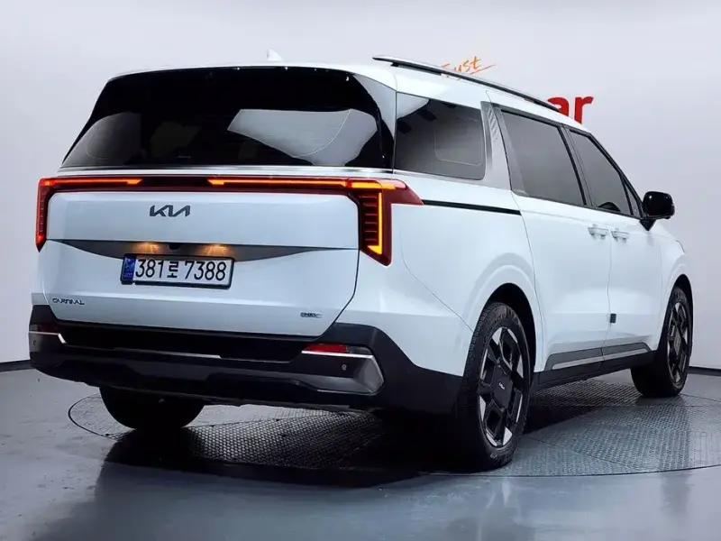2024 Kia Carnival с пробегом 52 669 км