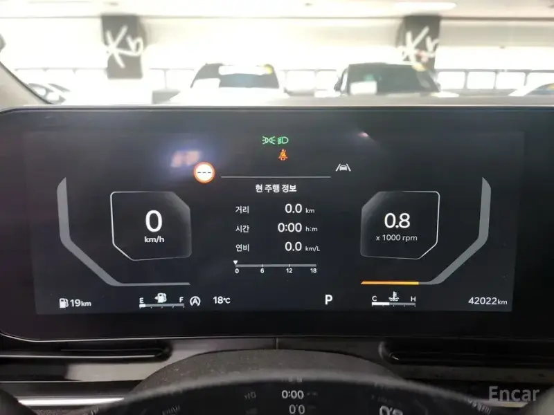 2024 Kia Carnival с пробегом 42 021 км