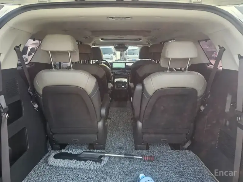 2024 Kia Carnival с пробегом 10 000 км