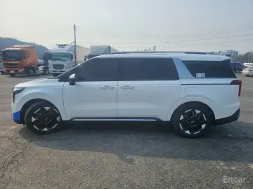 2024 Kia Carnival с пробегом 10 000 км