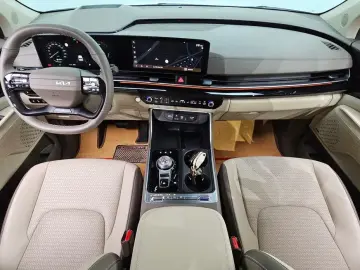 2025 Kia Carnival с пробегом 2 331 км