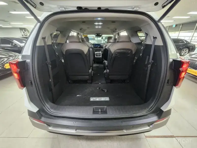 2024 Kia Carnival с пробегом 42 021 км