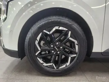 2024 Kia Carnival с пробегом 42 021 км