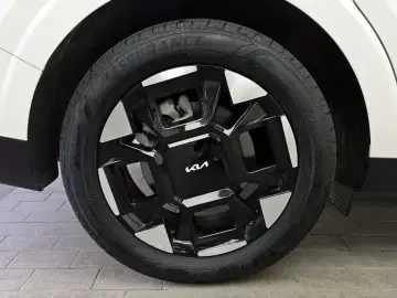 2025 Kia Carnival с пробегом 28 696 км