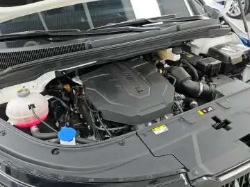 2025 Kia Carnival с пробегом 28 696 км