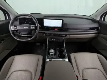 2025 Kia Carnival с пробегом 28 696 км