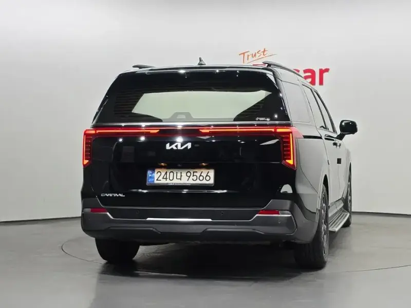 2023 Kia Carnival с пробегом 47 614 км