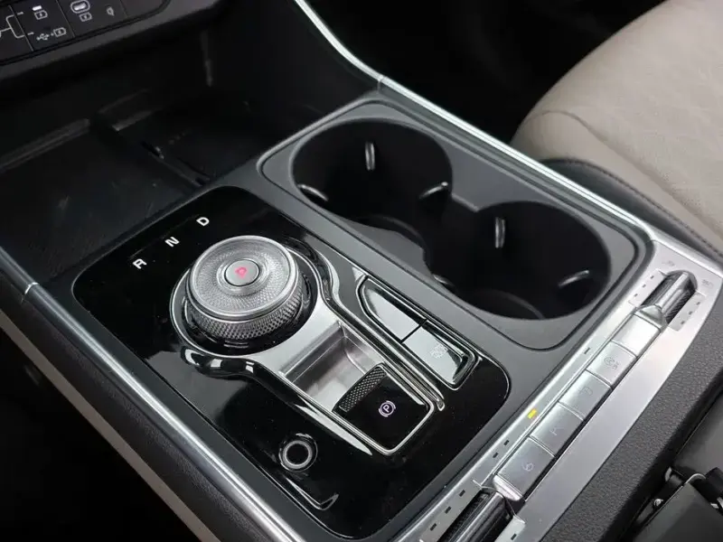 2025 Kia Carnival с пробегом 28 696 км