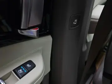 2025 Kia Carnival с пробегом 2 331 км