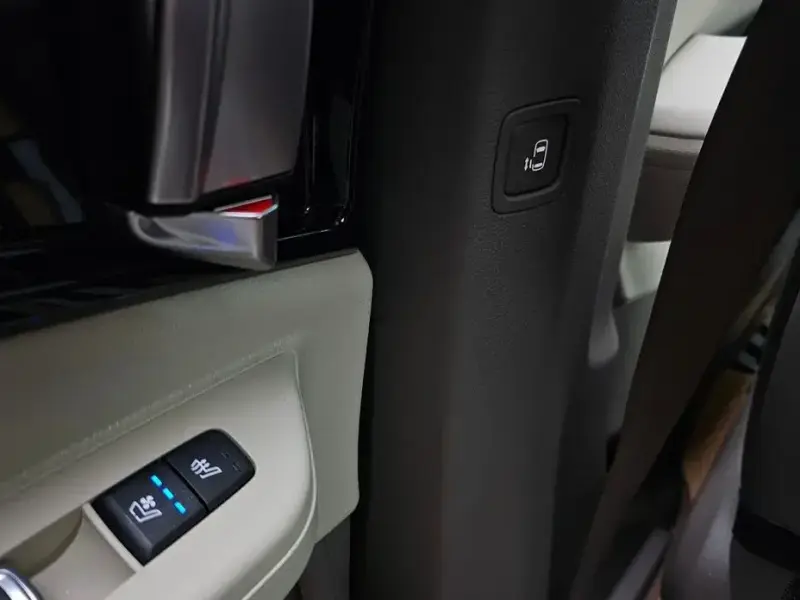2025 Kia Carnival с пробегом 2 331 км